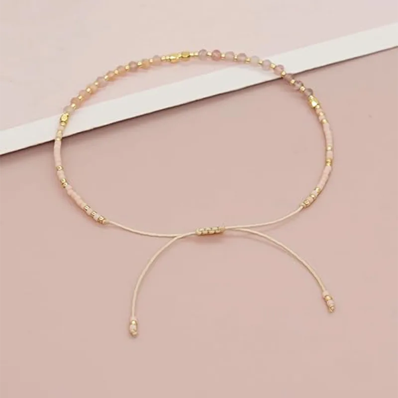 Tại sao Vòng tay hạt nhỏ dành cho nữ lại trở thành món đồ bắt buộc phải có trong Bộ sưu tập trang sức hiện đại